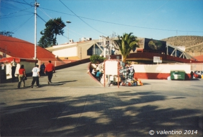 Puente Peatonal, Garitas, Tijuana